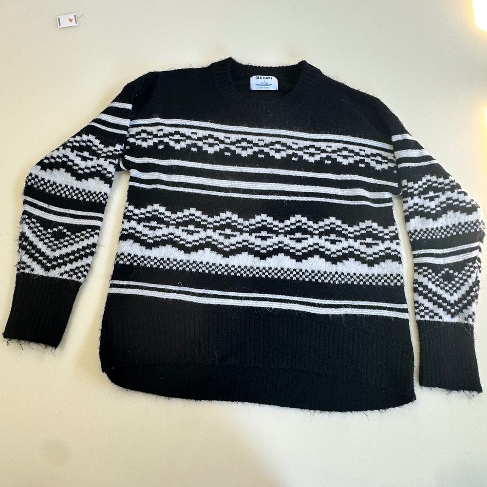 Old Navy Womens Black White Fair Isle Crewneck Sweater Size S Recycled Knit Cozy